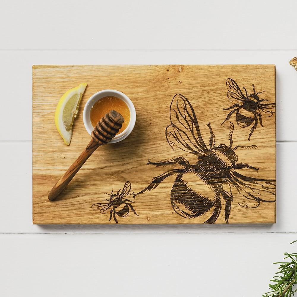 Etched Bees Oak Serving Board Tableware Foxyavenue UK