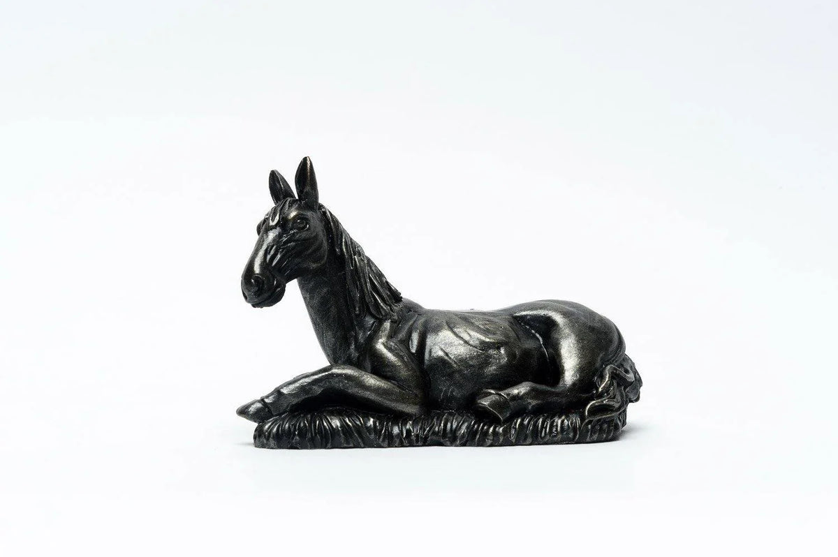 Potty Feet - Horse Laying Planter Accessories Foxyavenue UK